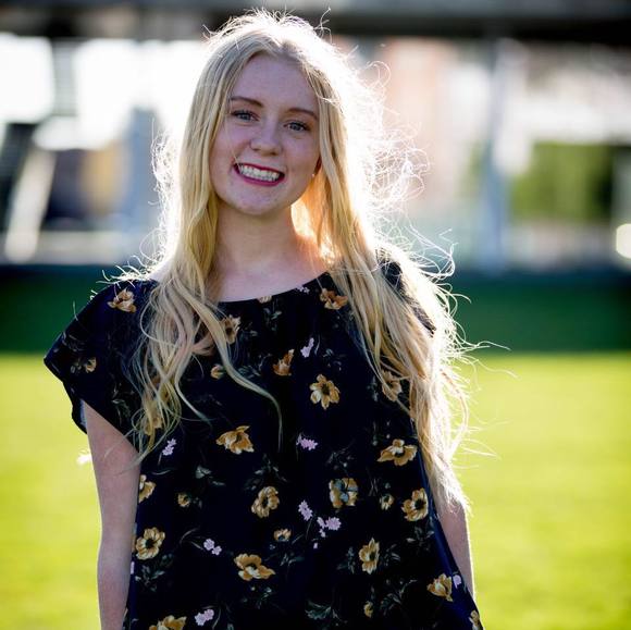 Profile Picture of Josie Blume (@blumejosie) on Poshmark