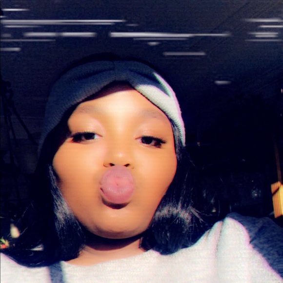 Profile Picture of Charity Carter (@samara0727) on Poshmark