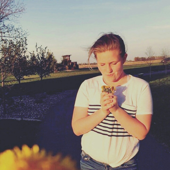 Profile Picture of Mikenna Fenner (@fenner_mikenna) on Poshmark