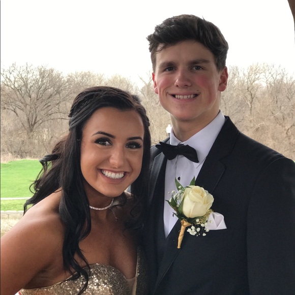 Profile Picture of Jacob Holdsworth (@jholdzy12) on Poshmark