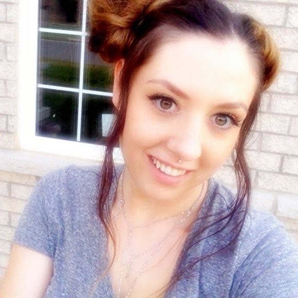 Profile Picture of Sarah Strub (@sarahstrub) on Poshmark