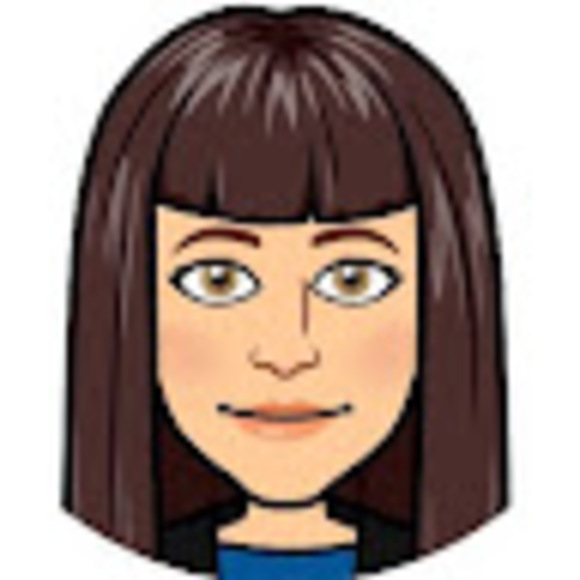 Profile Picture of Lisa Janssen (@ebjanssen) on Poshmark