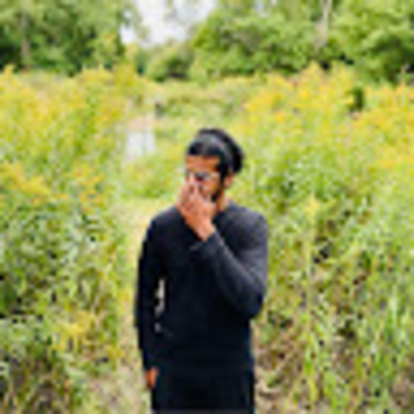 Profile Picture of Alan David (@alandavid402) on Poshmark