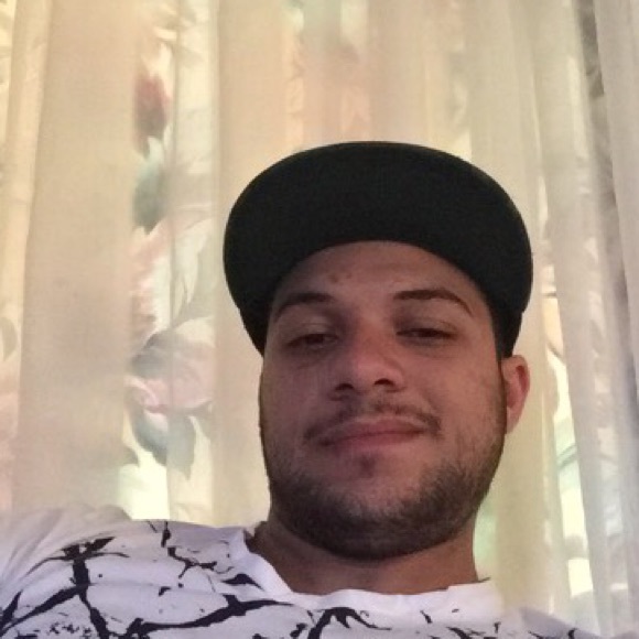 Profile Picture of Yousif Zayed (@yousif97) on Poshmark