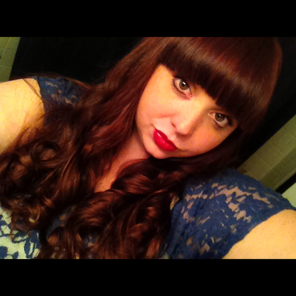 Profile Picture of Christie Schiavo (@rubyyredd) on Poshmark