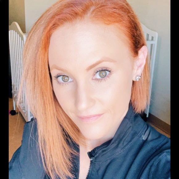 Profile Picture of Stephanie Theroux (@johnnys_mama) on Poshmark