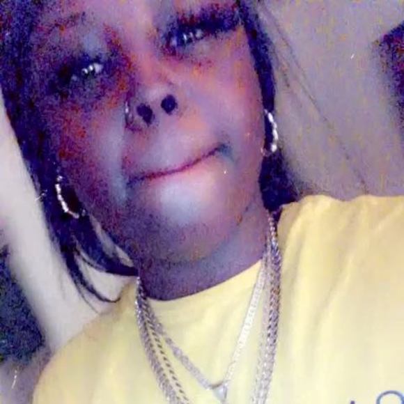 Profile Picture of Jasmine Peebles (@jazziefloc) on Poshmark