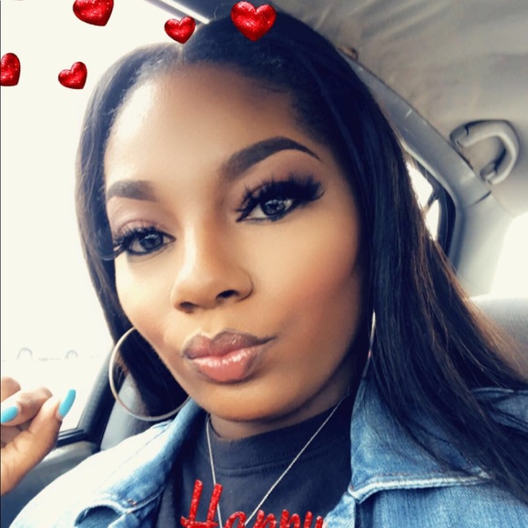 Profile Picture of Tamara Truitt (@ttruitt12) on Poshmark