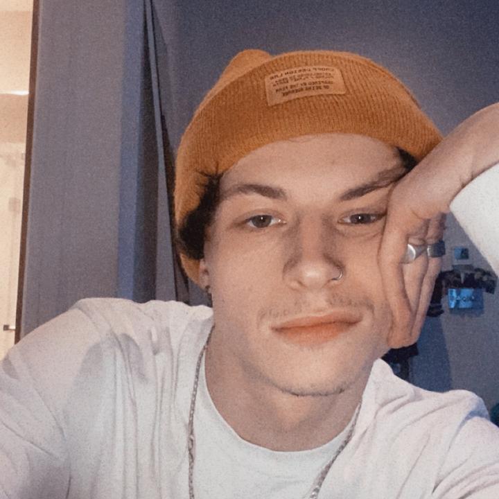 Profile Picture of   Sonny Robertson... (@sonnyrobertsonn) on Tiktok