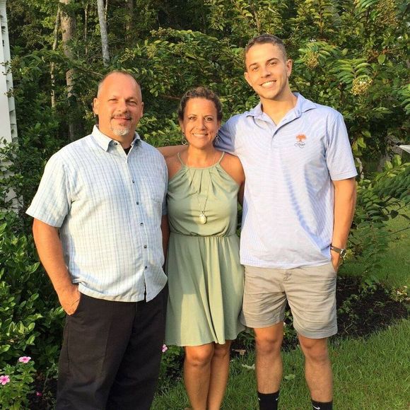 Profile Picture of Jimmy Feakes (@jfeakes50) on Poshmark