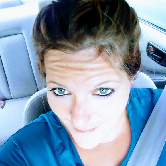 Profile Picture of Corie Reavis (@coriereavis) on Poshmark