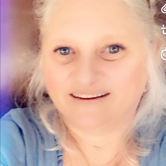 Profile Picture of Cindy Riggle (@cinrig116) on Poshmark