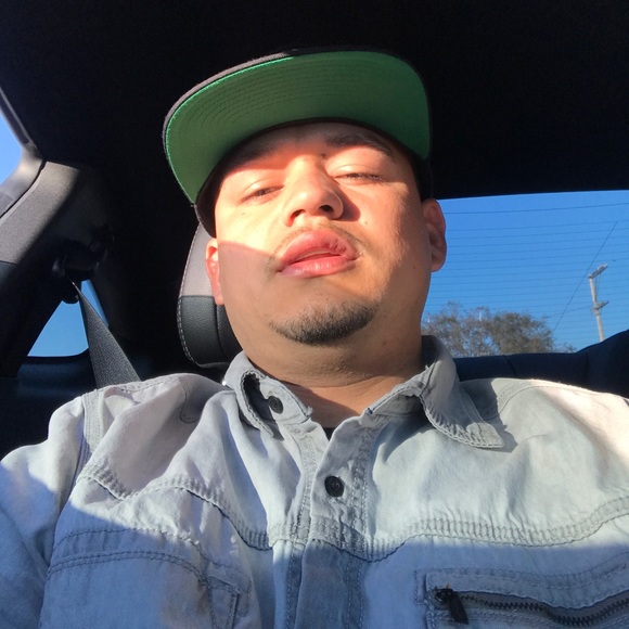 Profile Picture of Jonathan Esquivel (@o1n1e1time) on Poshmark