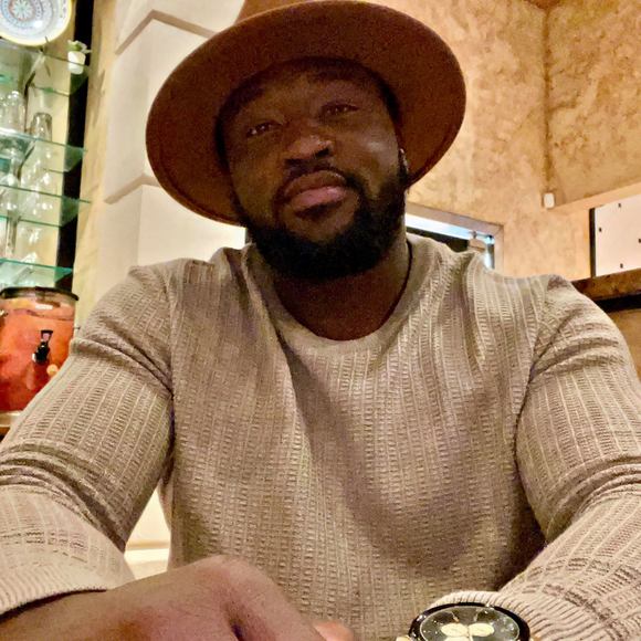 Profile Picture of Darryl Brown (@dryllbrown) on Poshmark