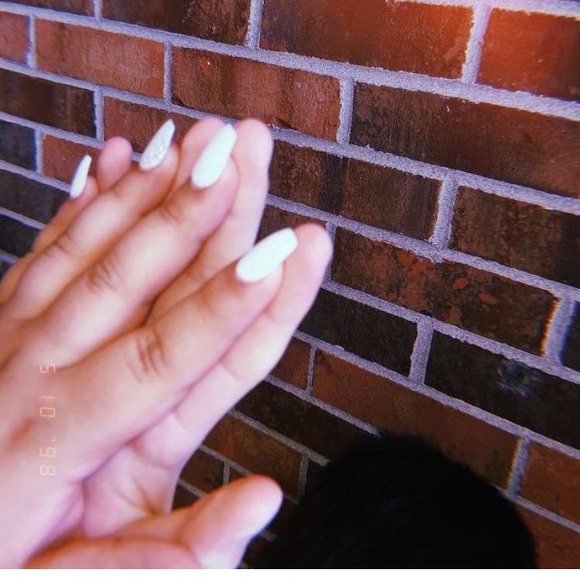 Profile Picture of Anabel Davis (@anabel_davis) on Poshmark