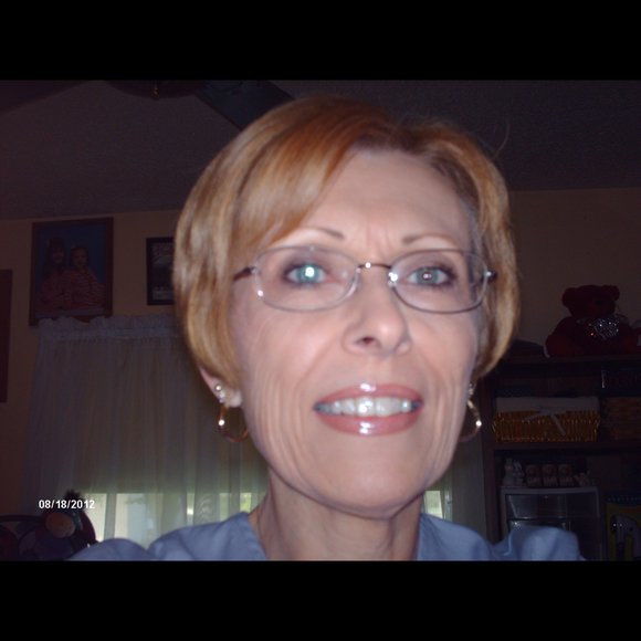 Profile Picture of Nancy Roswell (@nancyroz) on Poshmark