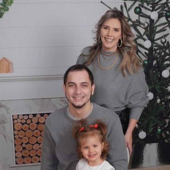 Profile Picture of Nicole Stankoski (@nikk143) on Poshmark