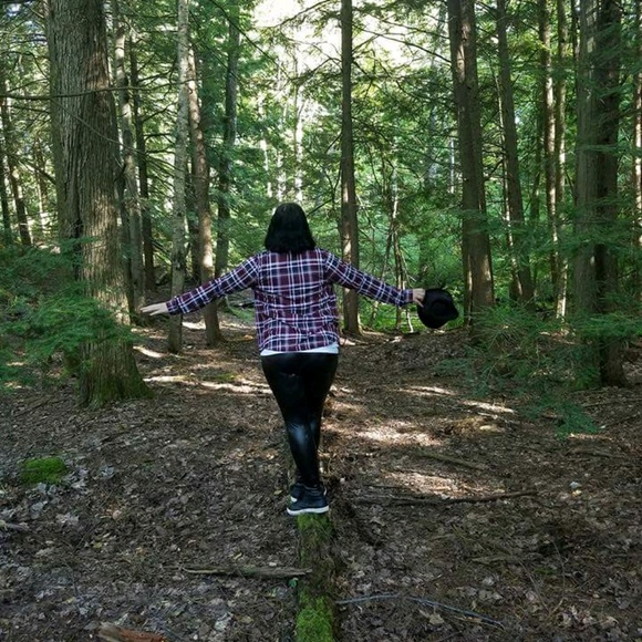 Profile Picture of Korie Terwilliger (@korierose) on Poshmark