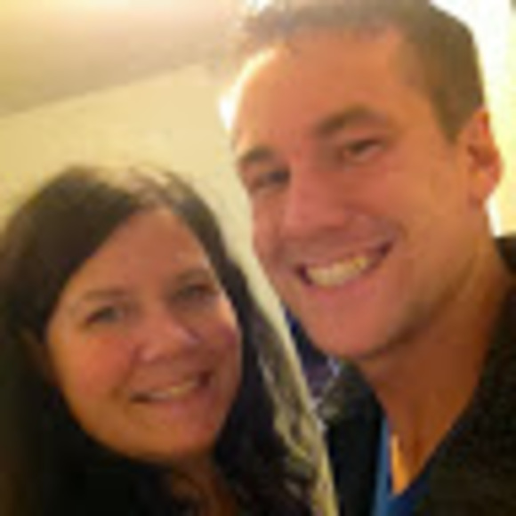 Profile Picture of Joshua Barry (@kuhnehdia) on Poshmark