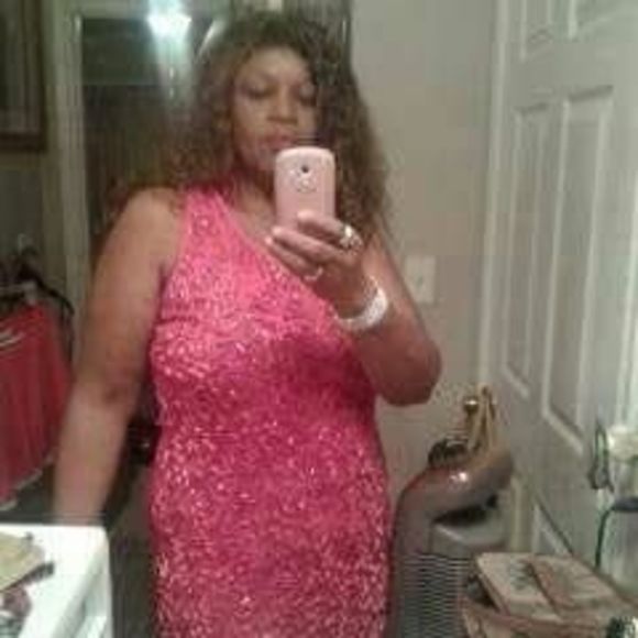 Profile Picture of Alice Collins (@alicecollins308) on Poshmark