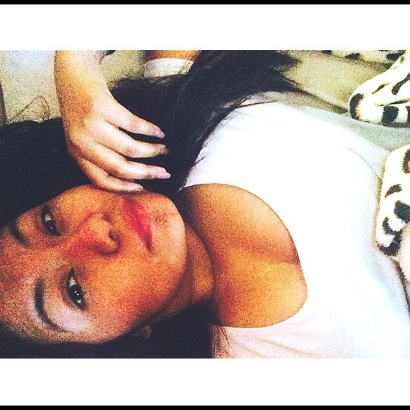 Profile Picture of Eli Cuevas (@ellisabeth) on Poshmark