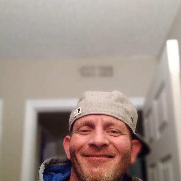 Profile Picture of Seth Lynn (@sethlynn847) on Poshmark