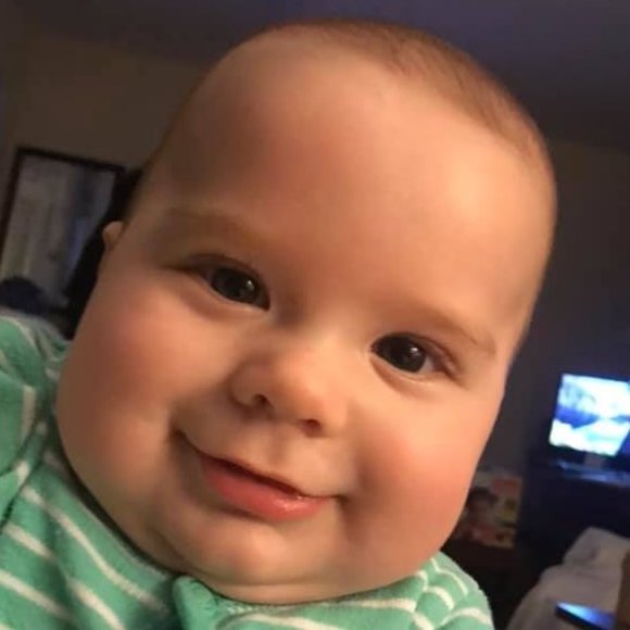 Profile Picture of Robin Yurchuck (@robinyurchuck) on Poshmark