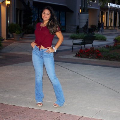 Profile Picture of Abbey Farmer (@abbeyfarmer23) on Twitter