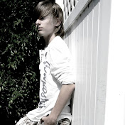 Profile Picture of Nicholas Mcintyre (Snazzy Giraffe) (@SnazzyGiraffe) on Youtube