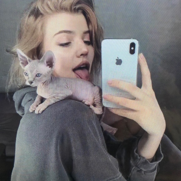 Profile Picture of Josephine Silas (@anabellejoh843) on Poshmark