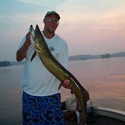 Profile Picture of William Bennett (@onemuskynut) on Twitter