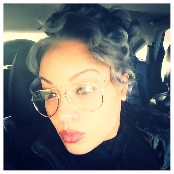 Profile Picture of Mel Paradyse (@mparadyse) on Poshmark