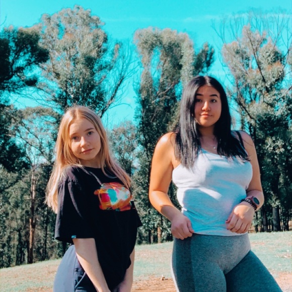 Profile Picture of Charlise Mackintosh (@charlise_mack) on Poshmark