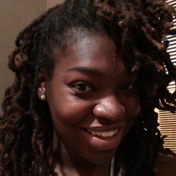 Profile Picture of Tia Boyd (@tiyebogus7) on Poshmark