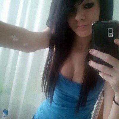 Profile Picture of Katelyn Malone (@RawrMeowRuff) on Twitter