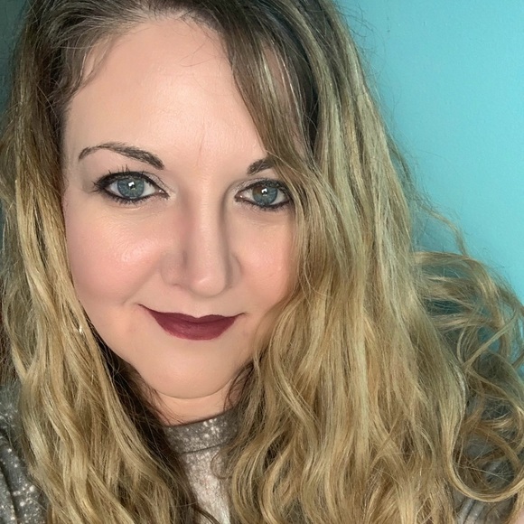 Profile Picture of Donna Carson (@donnaccarson) on Poshmark