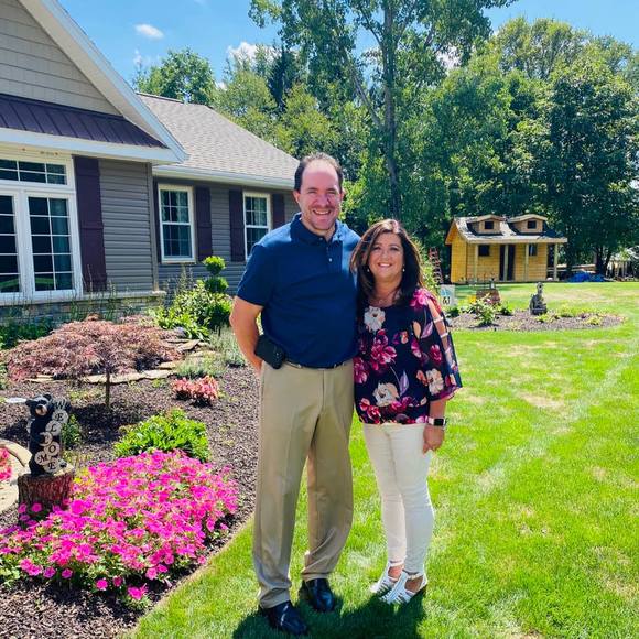 Profile Picture of Michelle Gatsios-wolfe (@mamawolfex2) on Poshmark