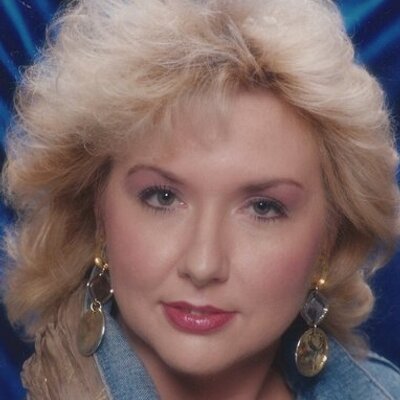 Profile Picture of Lori Savage (@Lori_Savage) on Twitter