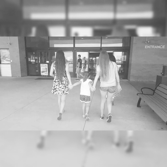 Profile Picture of Isabelle Carwile (@belle4102) on Poshmark