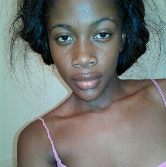 Profile Picture of Erica Samende (@njahi) on Poshmark