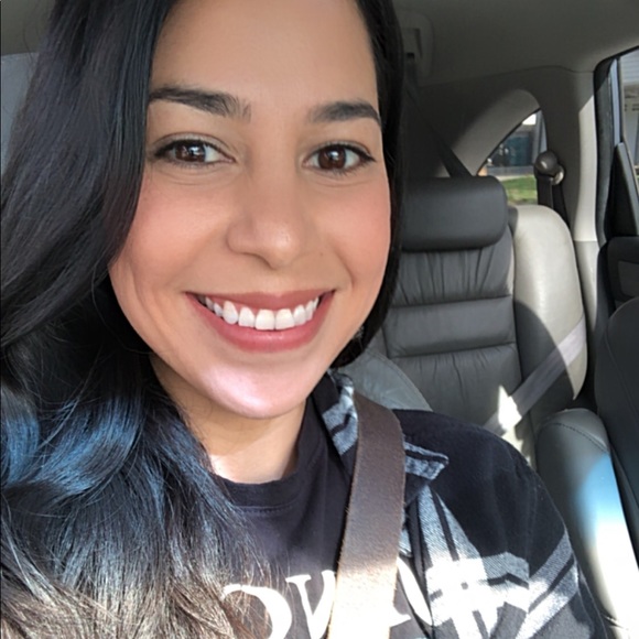 Profile Picture of Elida Garcia (@elidagarcia7) on Poshmark