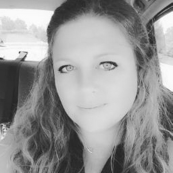 Profile Picture of Christina Bauernfeind (@cbauernfeind) on Poshmark