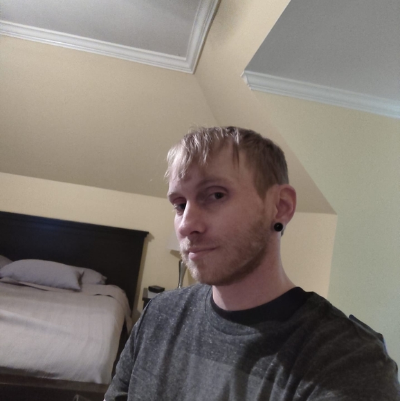 Profile Picture of Robert Tillitt (@647318rlt) on Poshmark