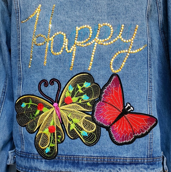 Profile Picture of Lisa Shelly (@tulicalifornia) on Poshmark