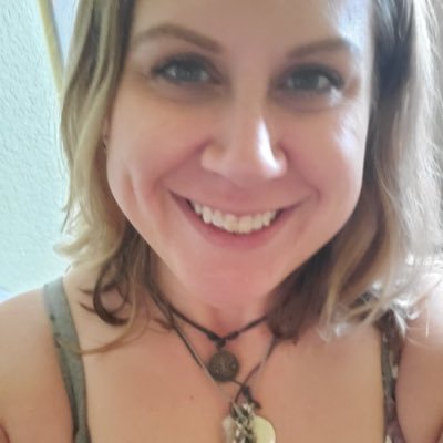 Profile Picture of Sarah Childress (@BookBosomedBabe) on Twitter