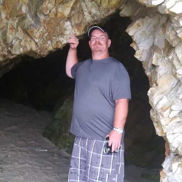 Profile Picture of Brian Hylton (@brianhylton9) on Poshmark