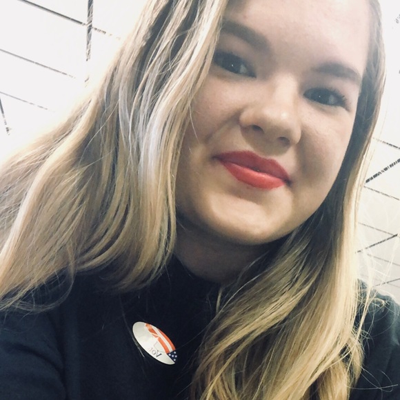 Profile Picture of Emma Rindal (@emmarindal) on Poshmark