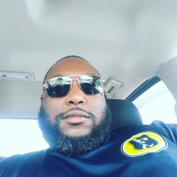 Profile Picture of Antonio Mitchell (@antoniomitch361) on Poshmark