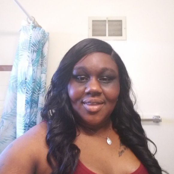 Profile Picture of Shaquera Daniels-coleman (@shaquera87) on Poshmark