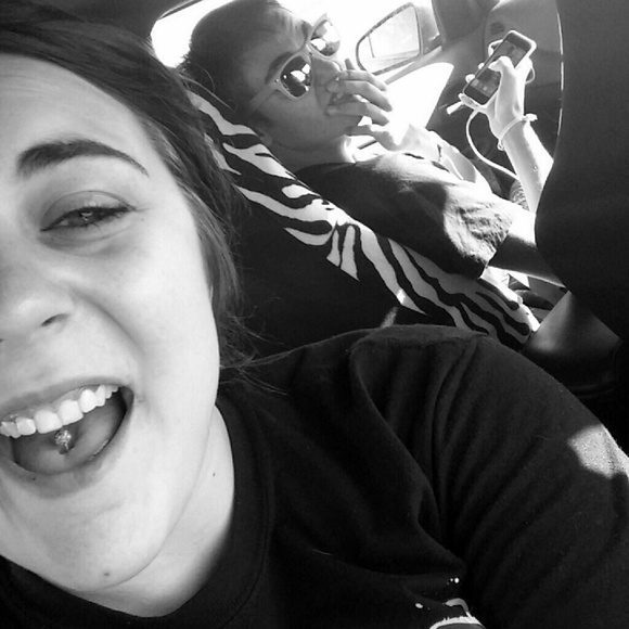 Profile Picture of Samantha Snavely (@sammiesue1) on Poshmark